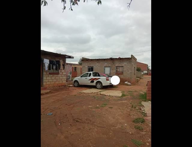 5 BEDROOM HOUSE FOR SALE IN ESSELEN PARK